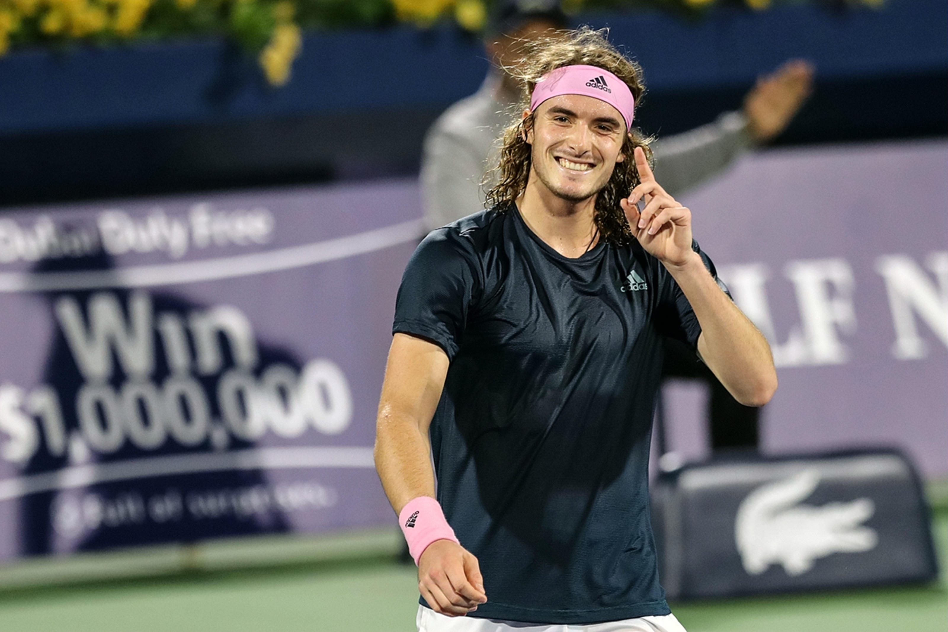 ATP总决赛鏖战年终总决赛，西西帕斯点燃赛场