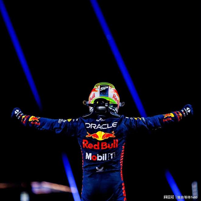 红牛二队轻取雷诺车队，佩雷兹惊艳四座